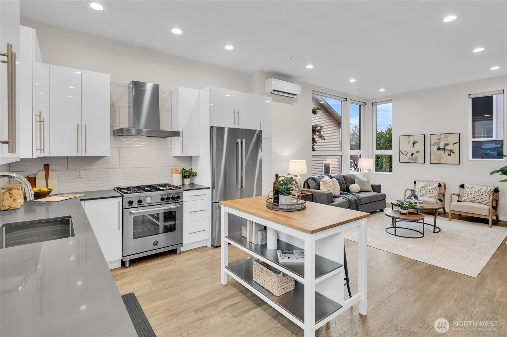 9732 Woodlawn Avenue N Unit: A