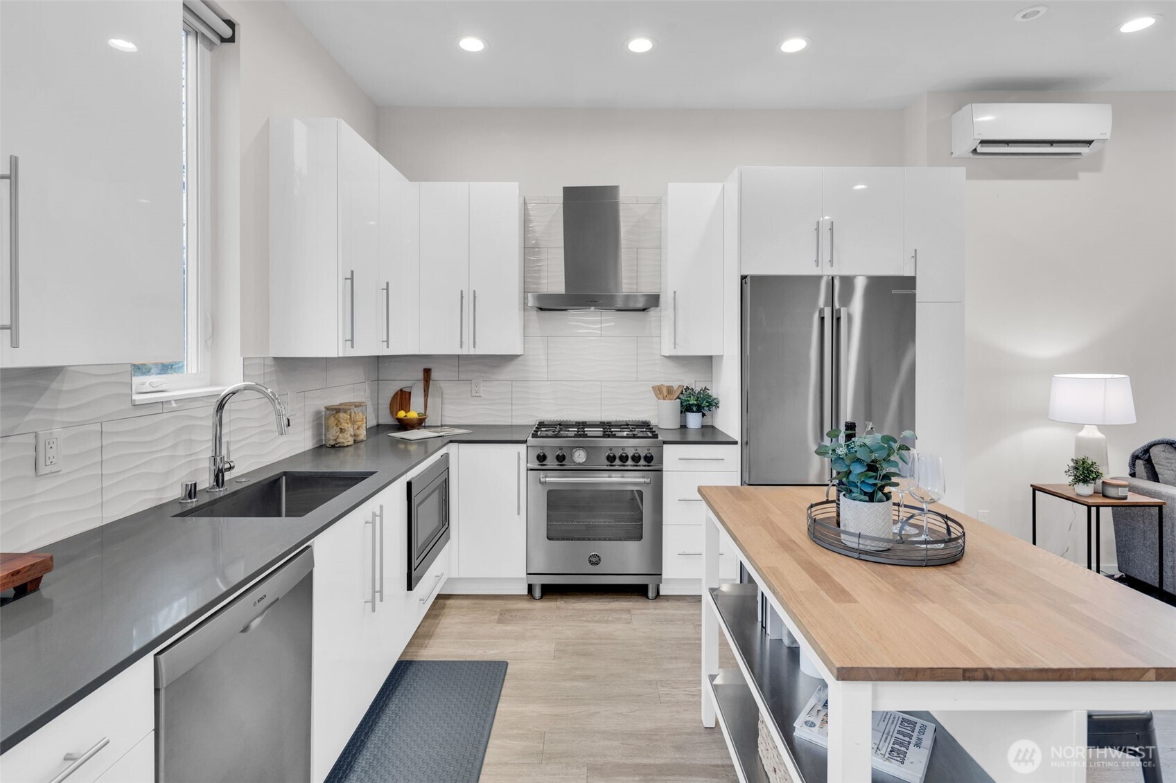 9732 Woodlawn Avenue N Unit: A