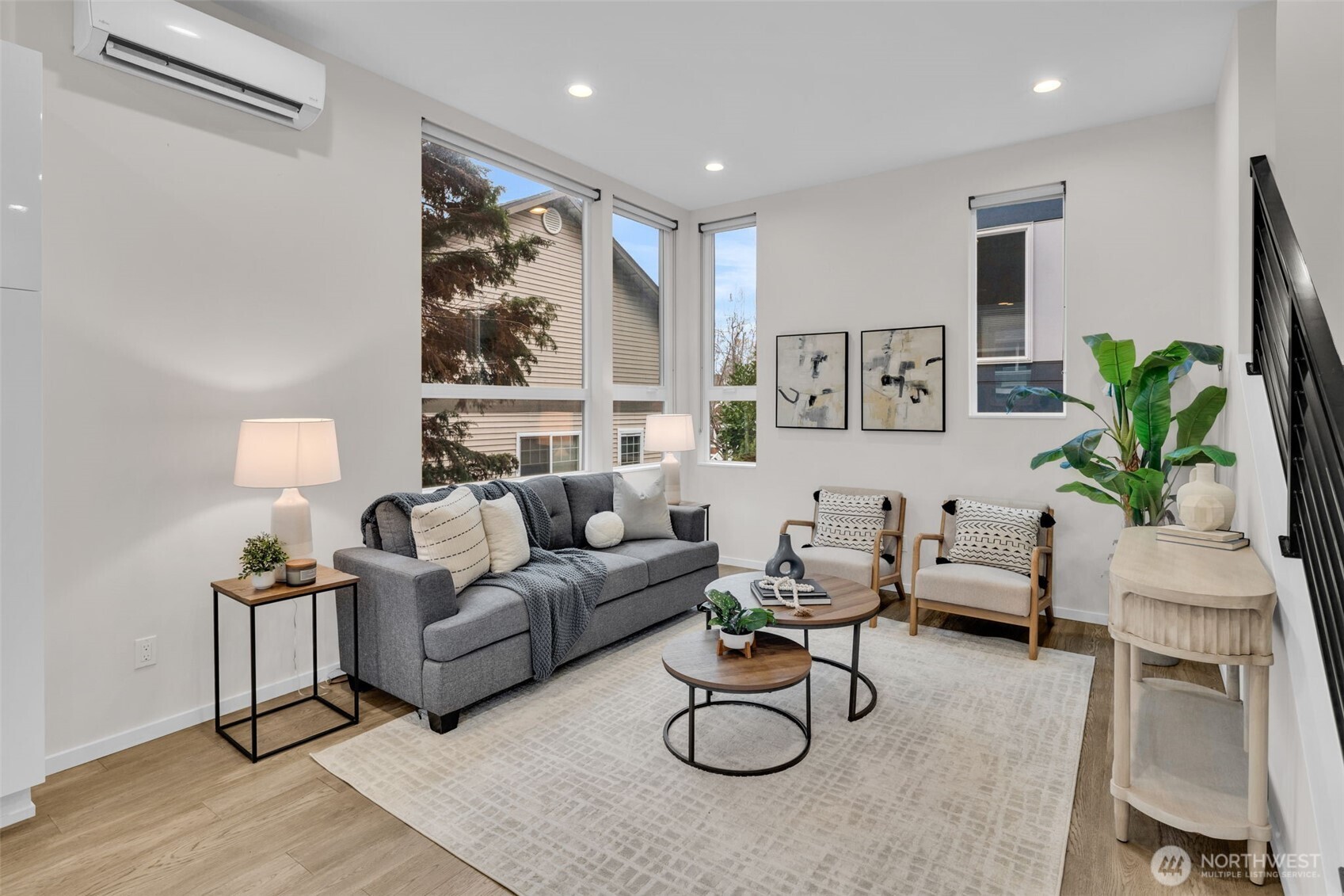 9732 Woodlawn Avenue N Unit: A