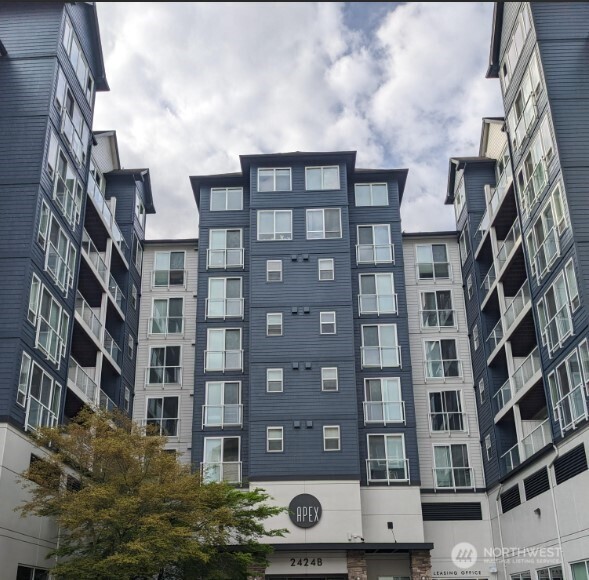 2424 S 41st Street Unit: B526
