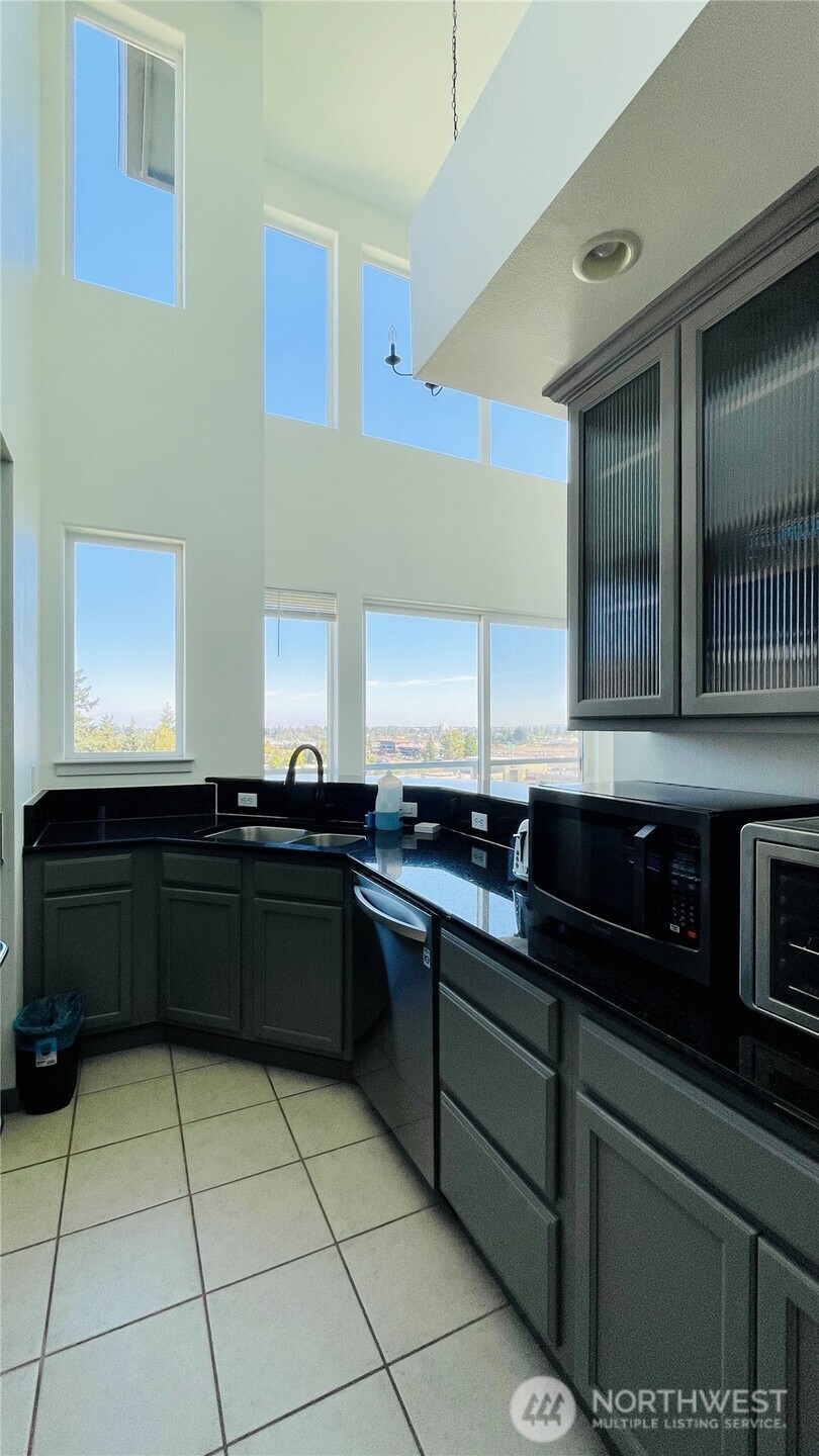 2424 S 41st Street Unit: B526