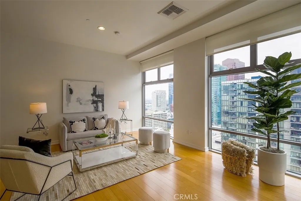 801 S Grand Avenue Unit 1604