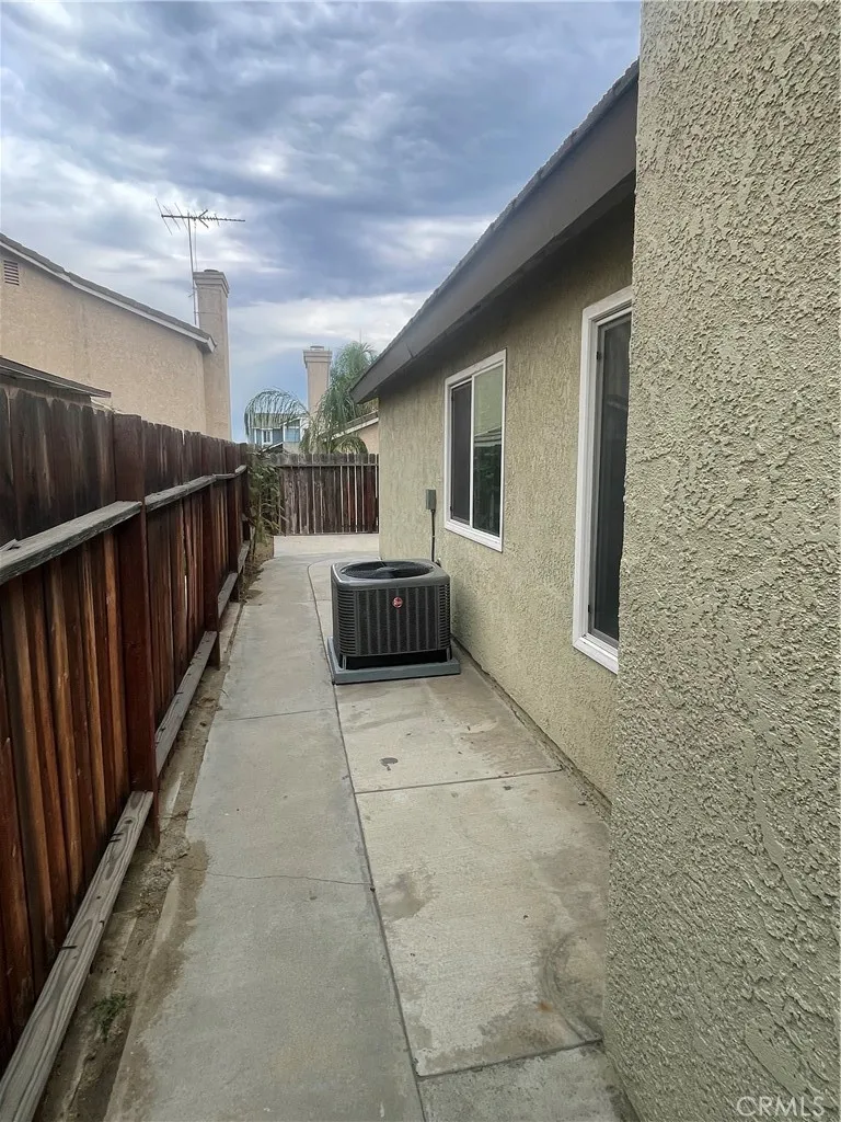 1912 W Quartermasterst