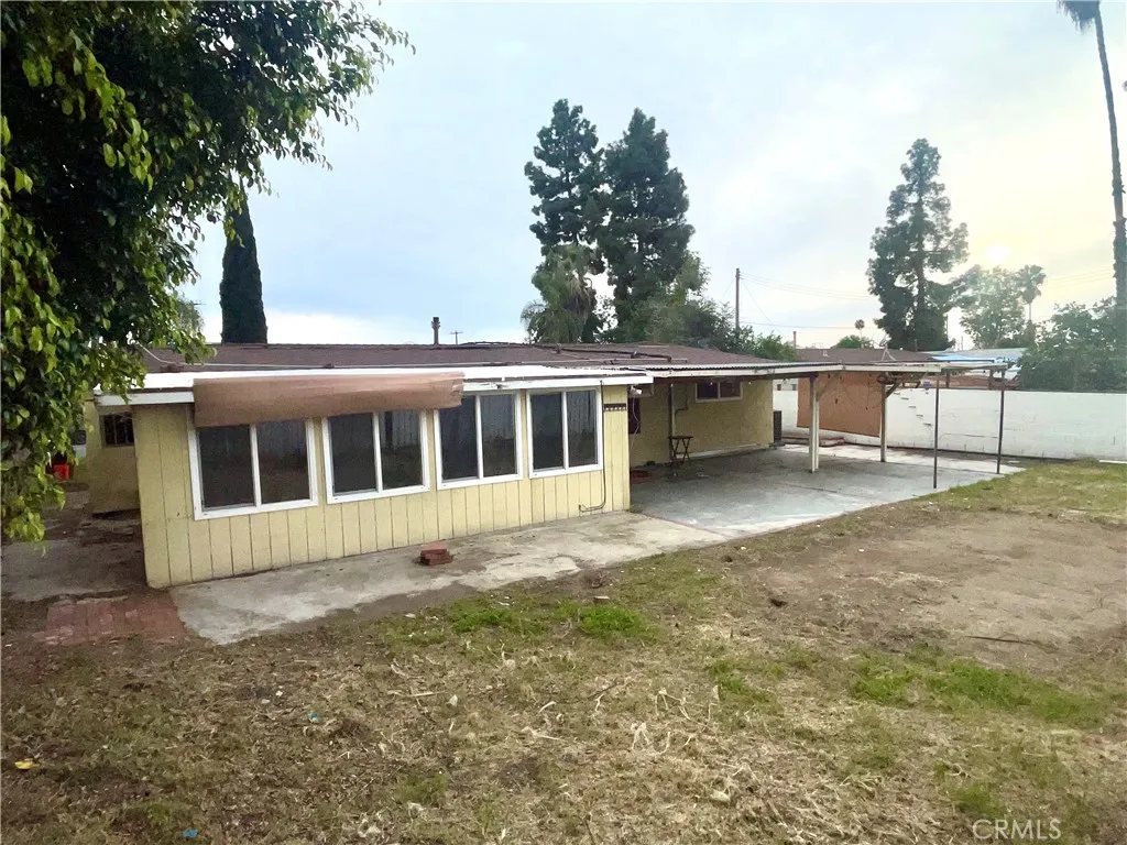 17141 E Tudor
