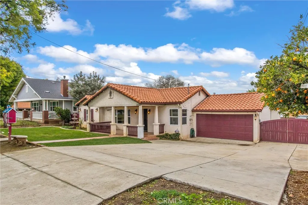 1026 Walnut Avenue