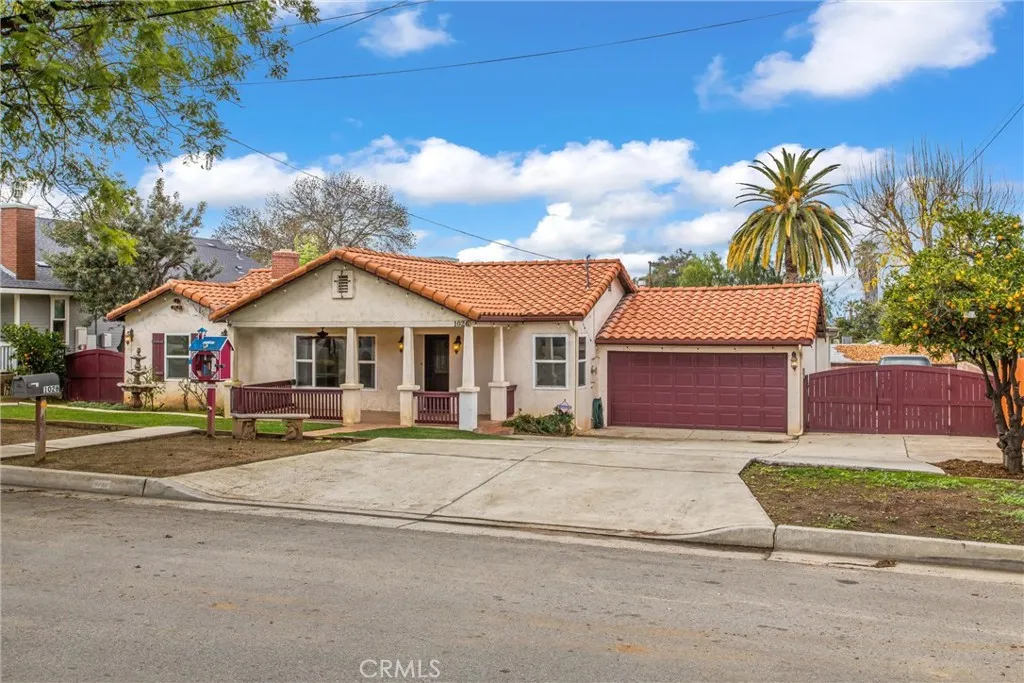 1026 Walnut Avenue
