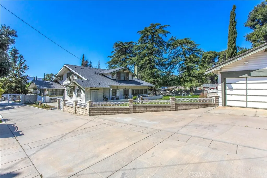 33 E Repplier Road