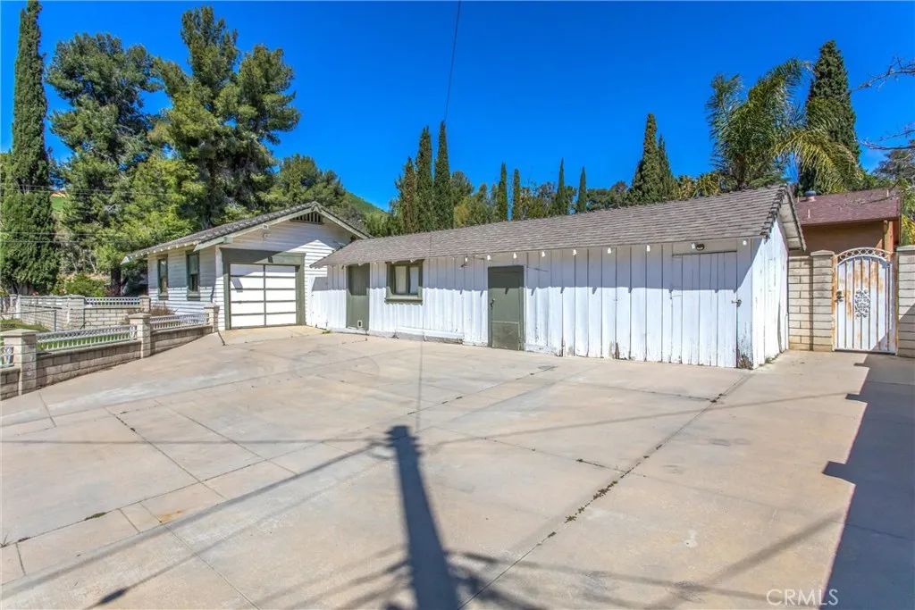 33 E Repplier Road