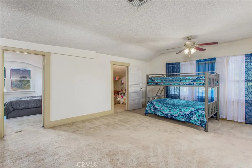 33 E Repplier Road