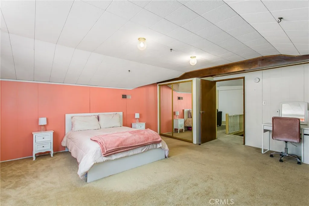33 E Repplier Road