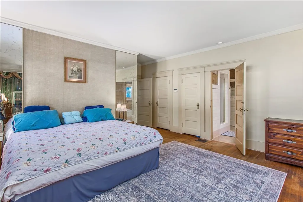 33 E Repplier Road