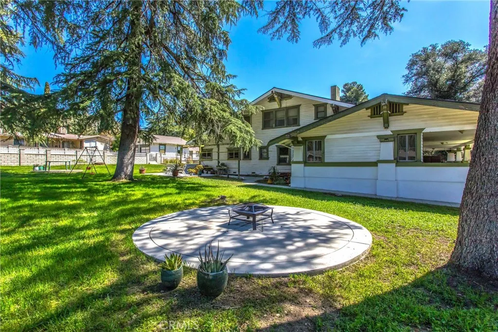 33 E Repplier Road