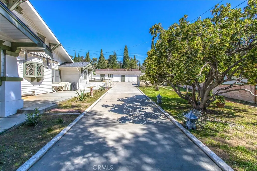 33 E Repplier Road