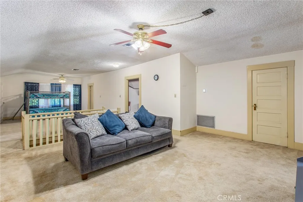 33 E Repplier Road