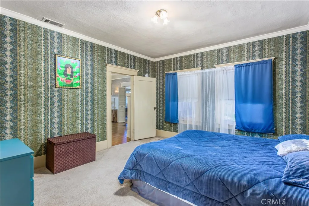 33 E Repplier Road