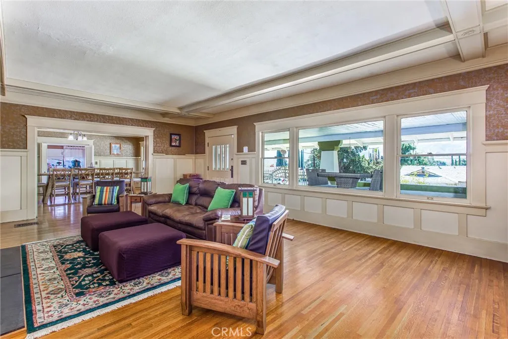 33 E Repplier Road