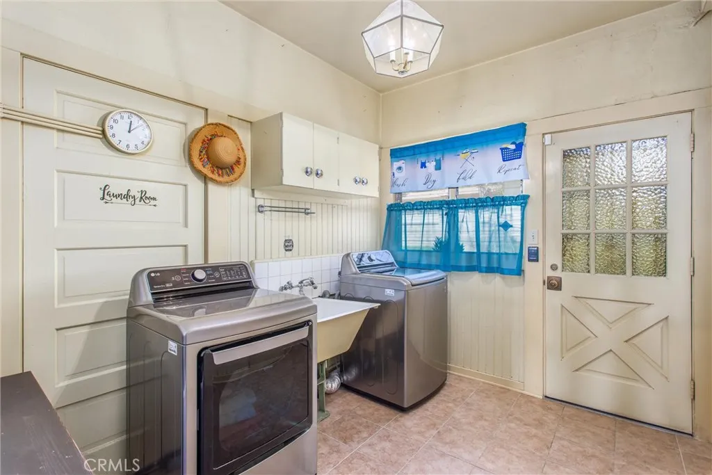 33 E Repplier Road