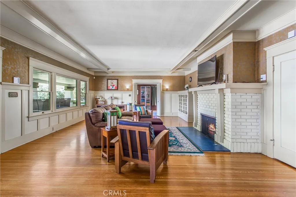 33 E Repplier Road