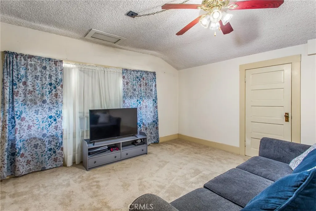 33 E Repplier Road