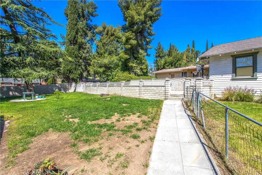 33 E Repplier Road