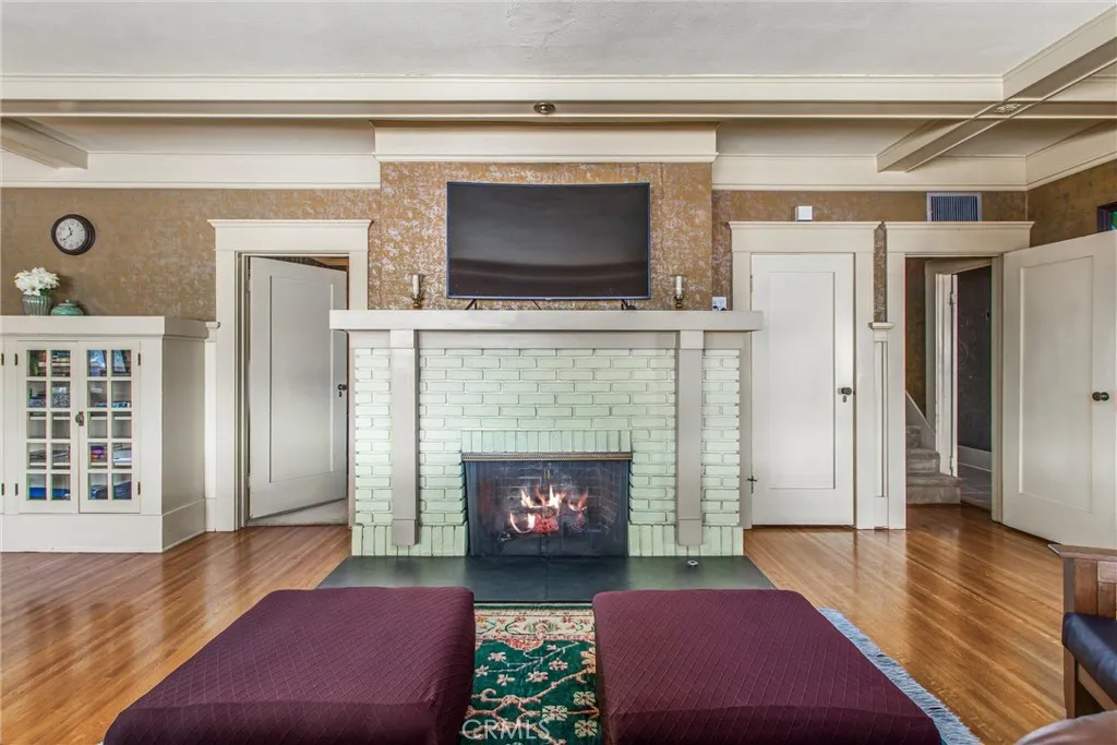 33 E Repplier Road