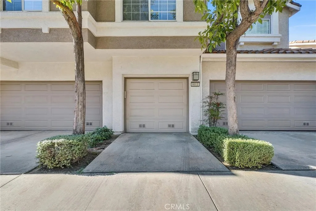 8011 E Sandstone