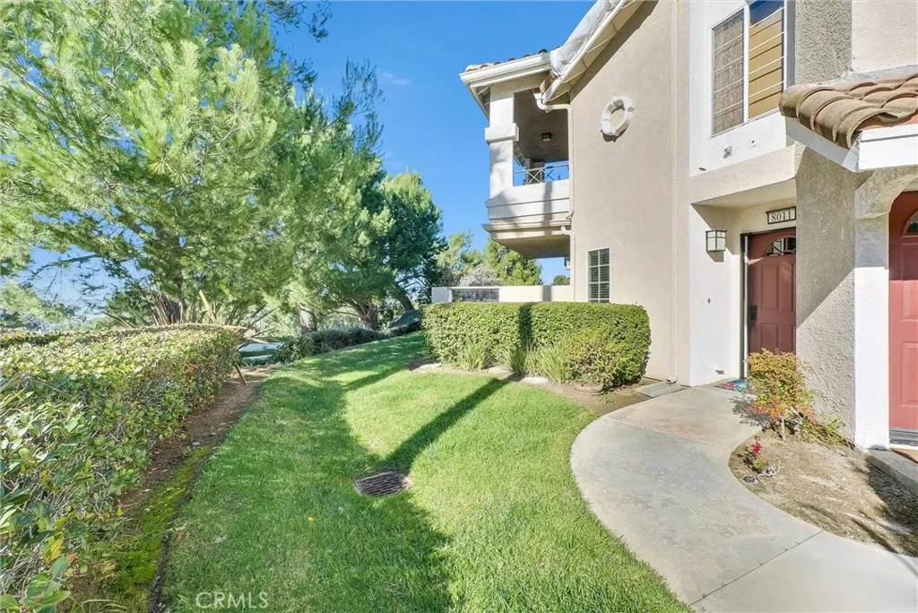 8011 E Sandstone