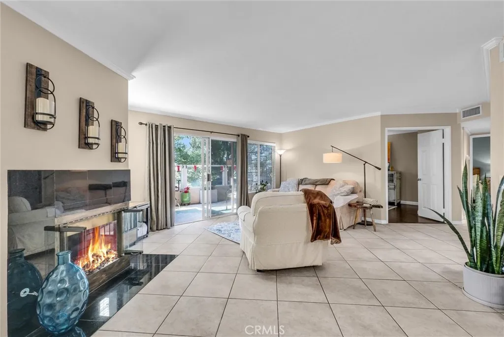 8011 E Sandstone