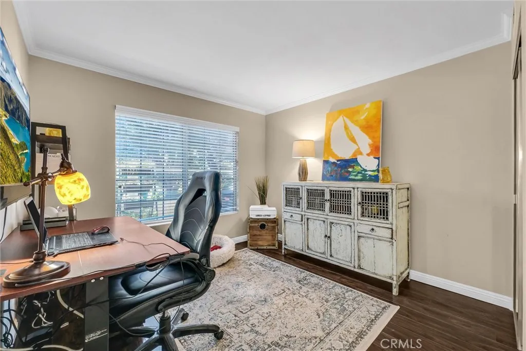 8011 E Sandstone