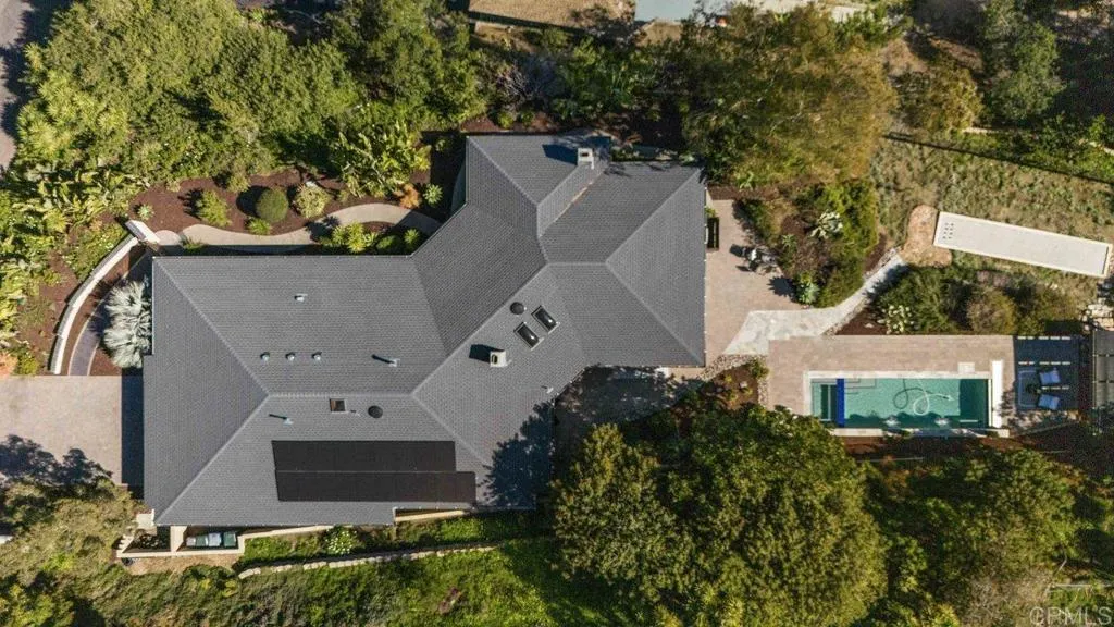 639 Valley Drive