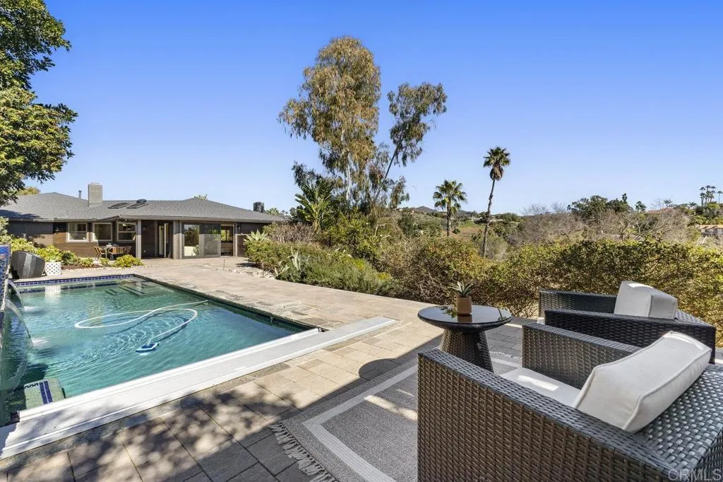639 Valley Drive