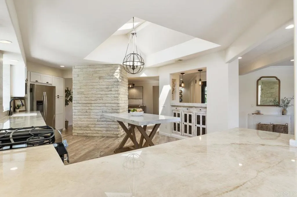 639 Valley Drive