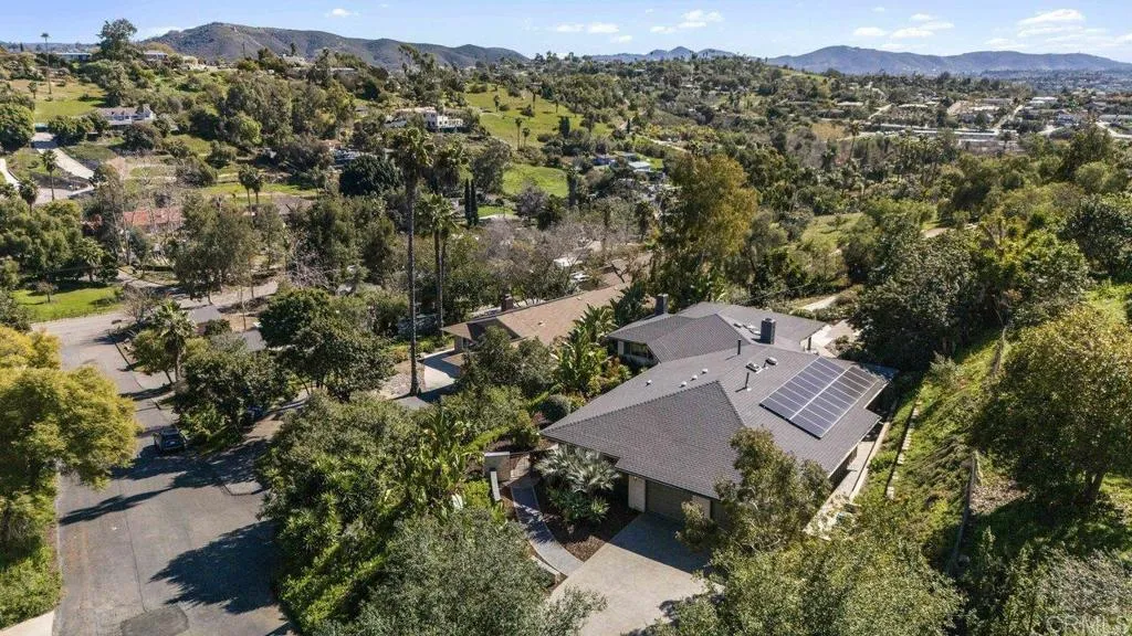 639 Valley Drive