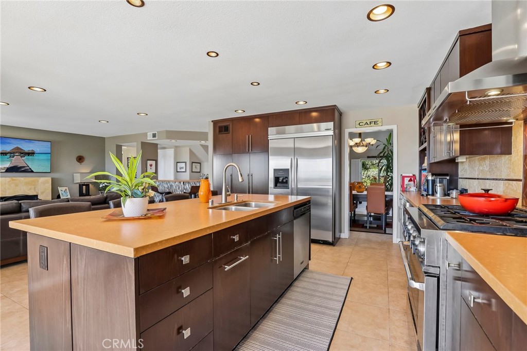 16 Callender Court