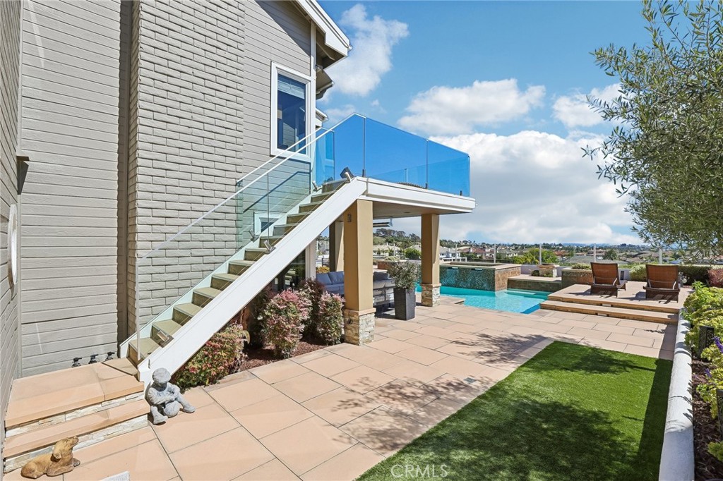 16 Callender Court
