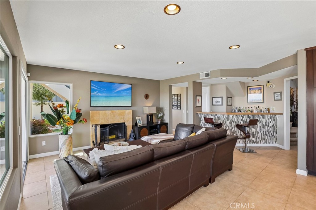16 Callender Court