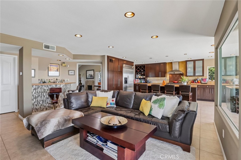 16 Callender Court