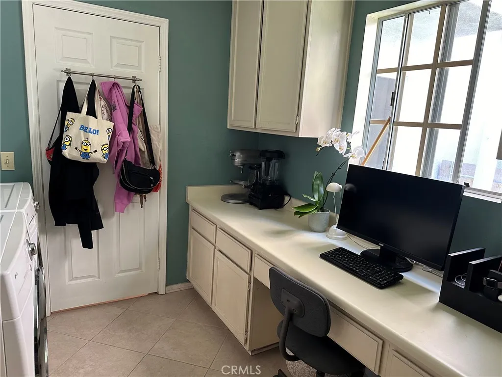 9424 Cedar Street Unit B