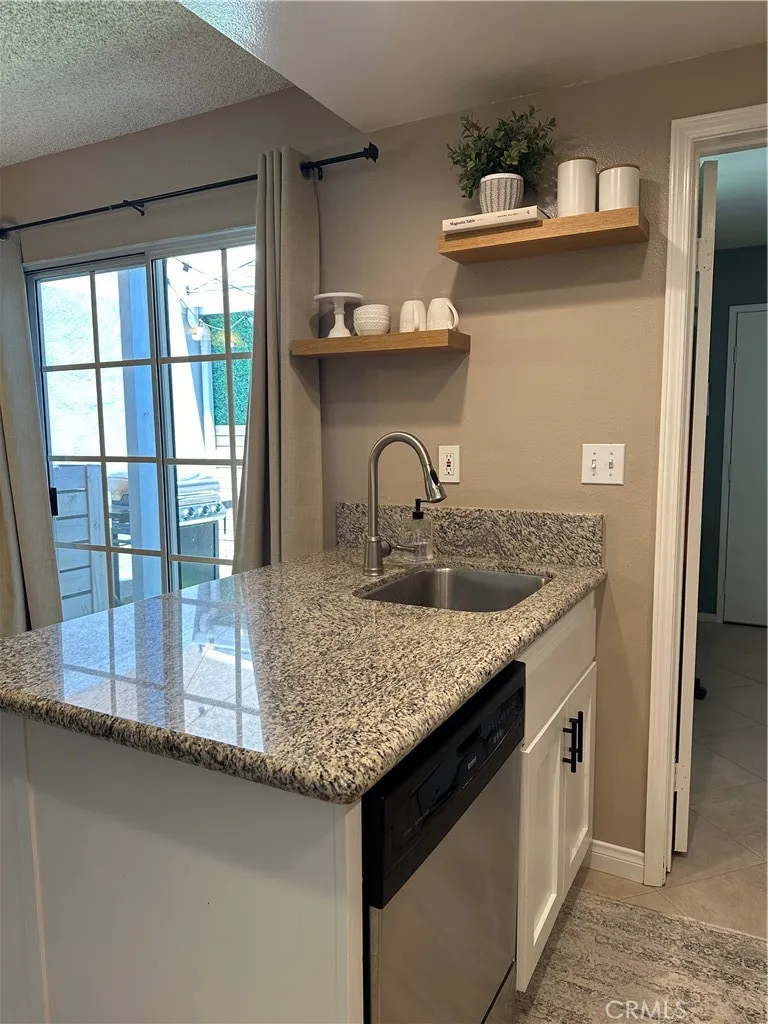 9424 Cedar Street Unit B