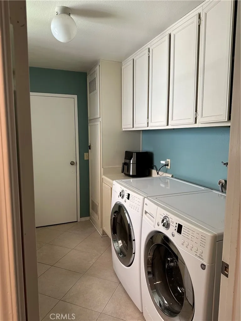 9424 Cedar Street Unit B