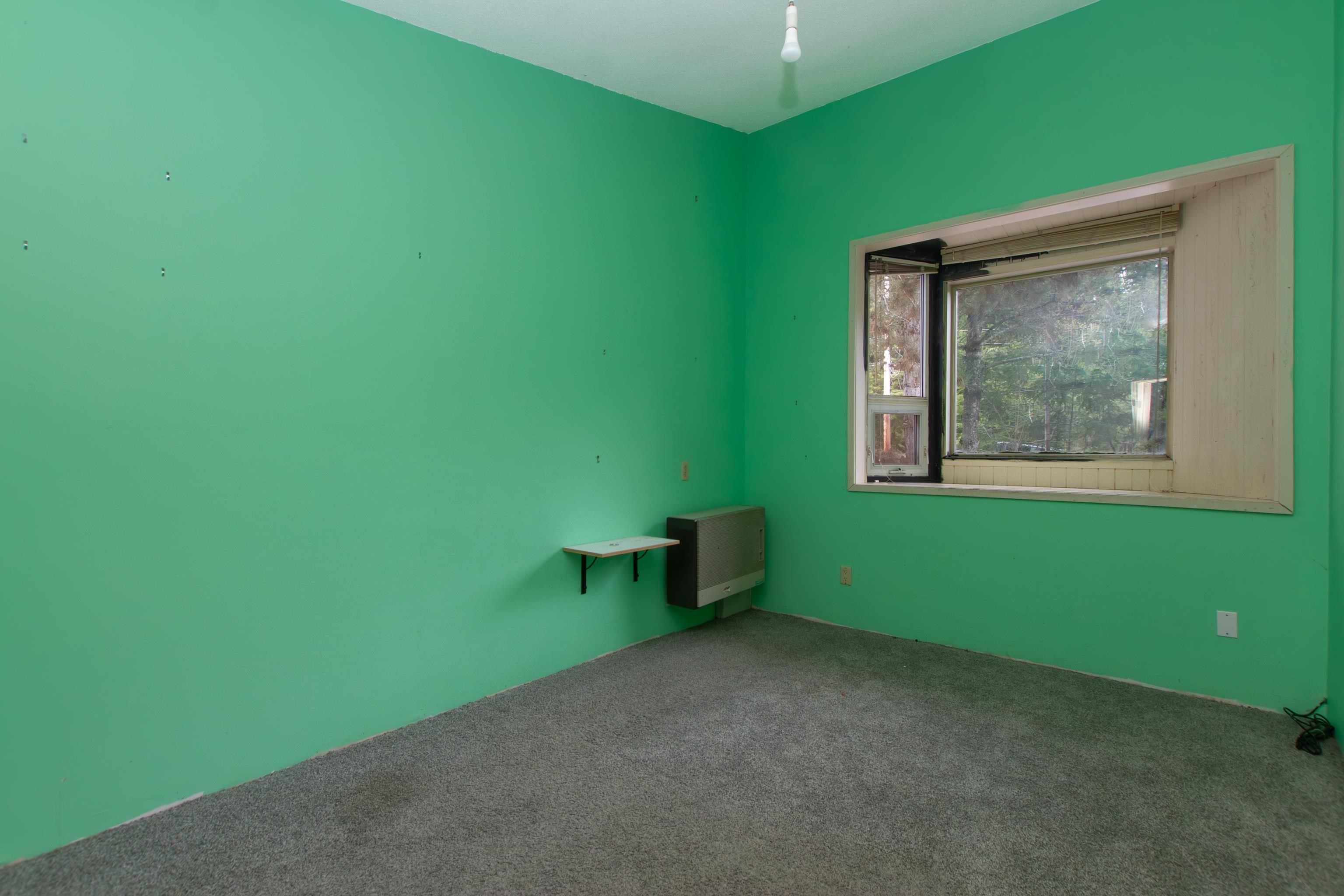 3106 TYROL CRESCENT