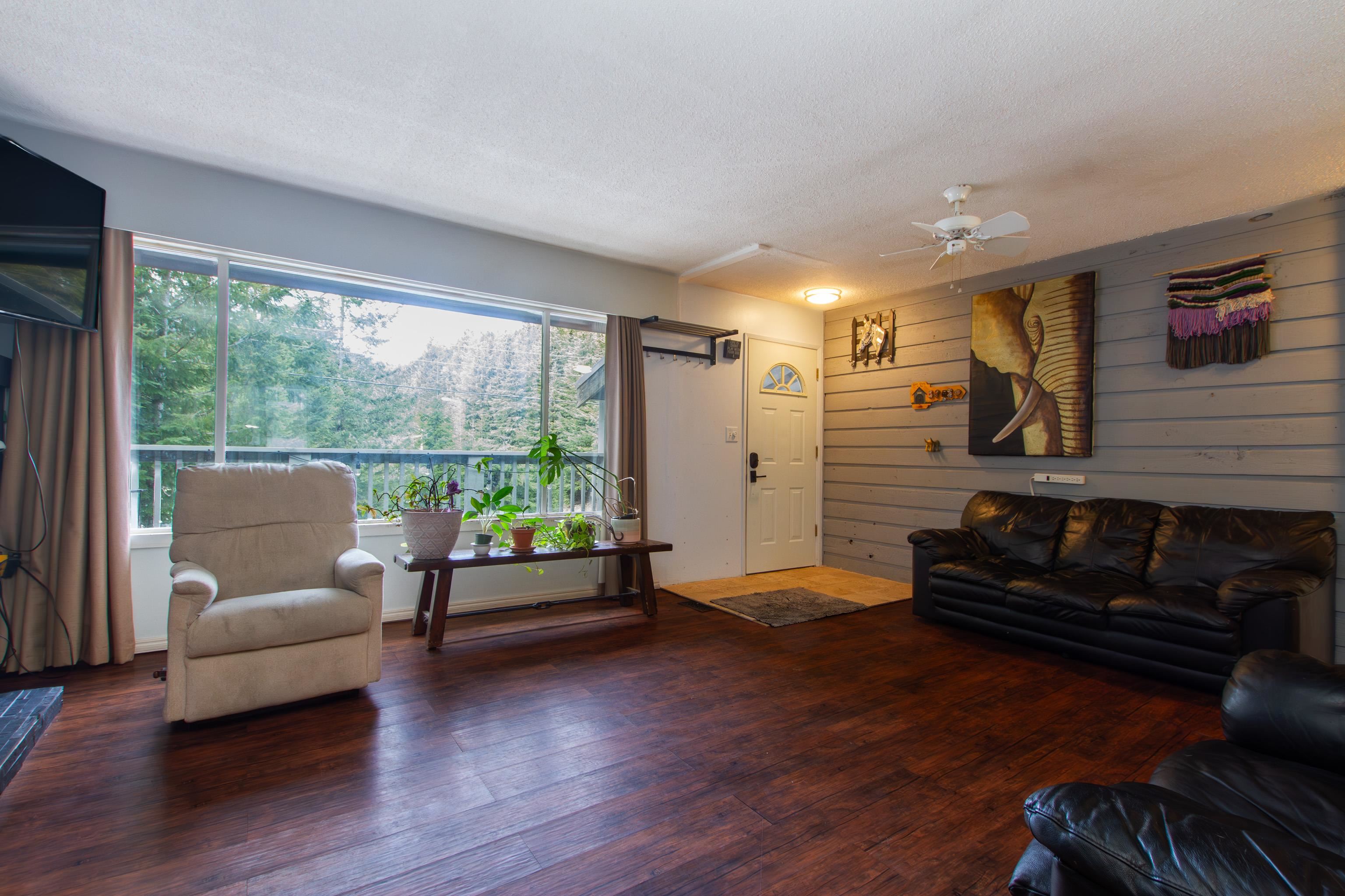 3106 TYROL CRESCENT