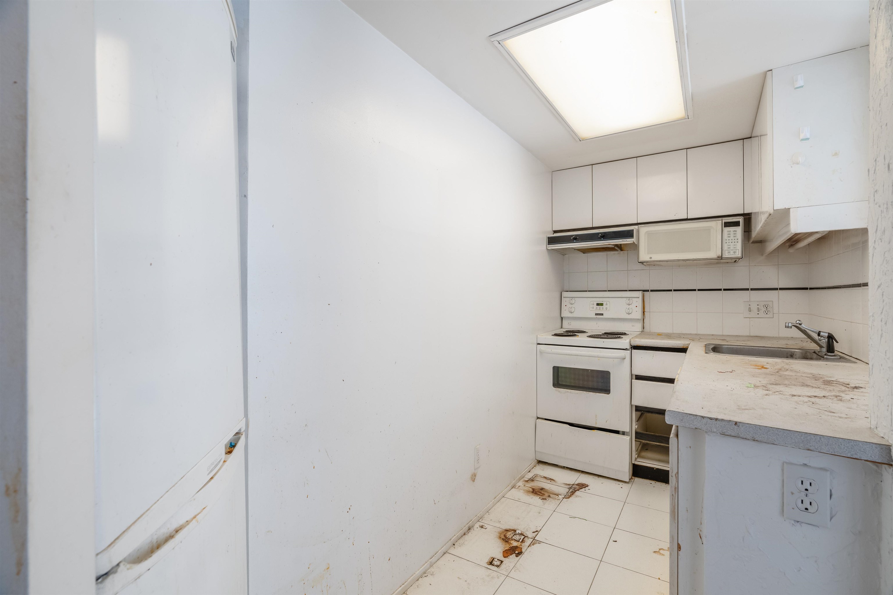 604 1500 HOWE STREET Unit: 604