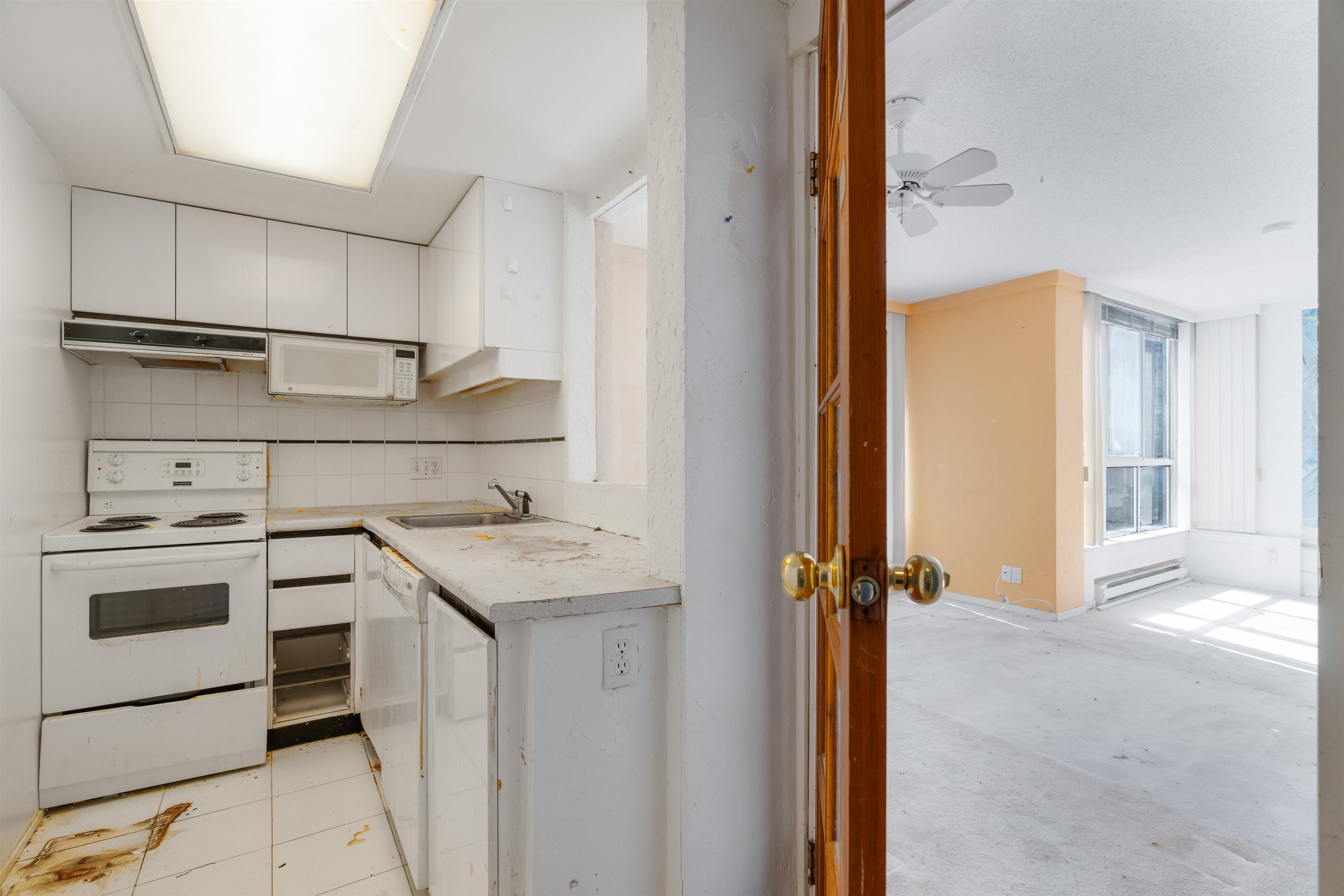 604 1500 HOWE STREET Unit: 604