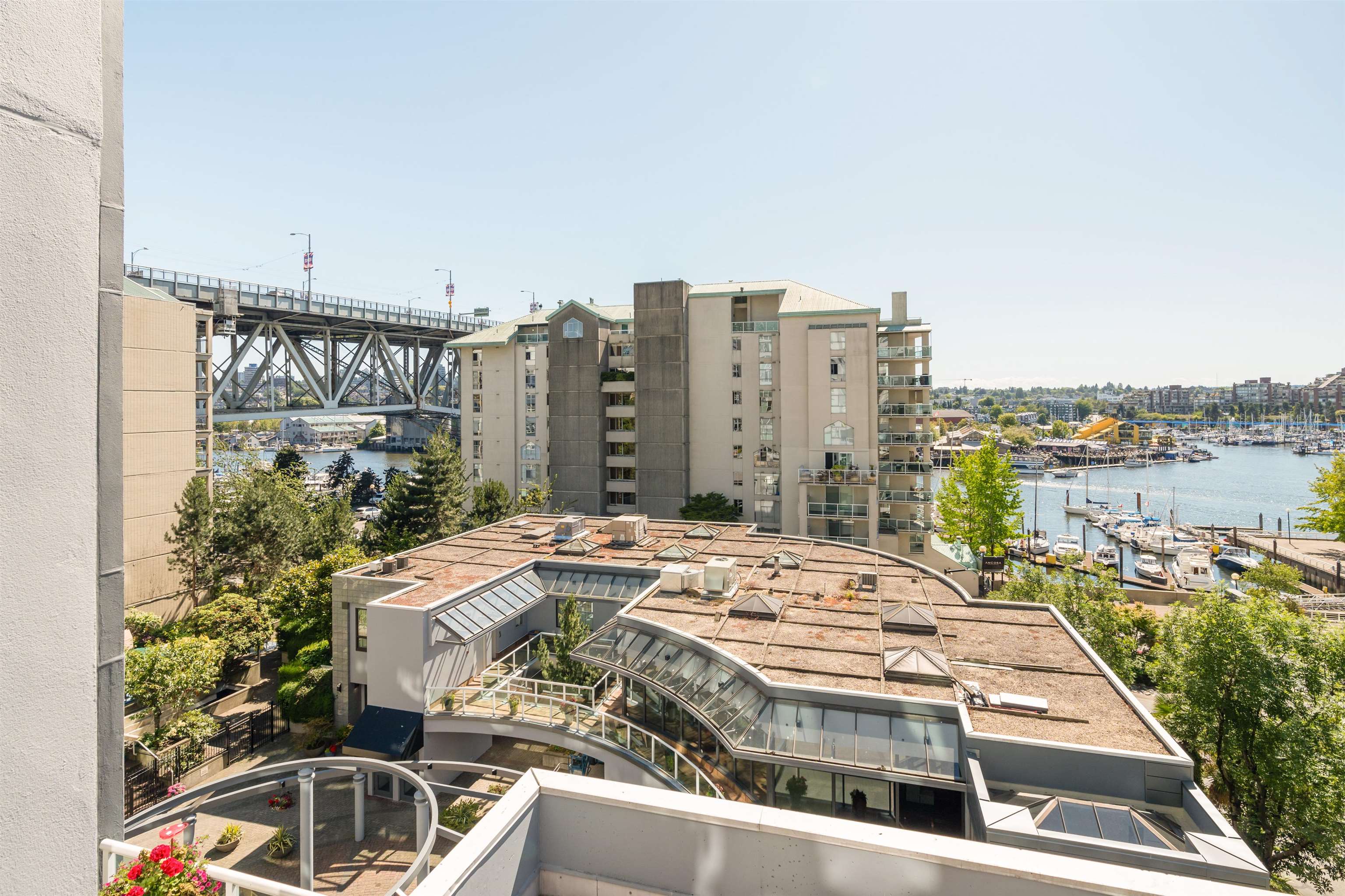604 1500 HOWE STREET Unit: 604