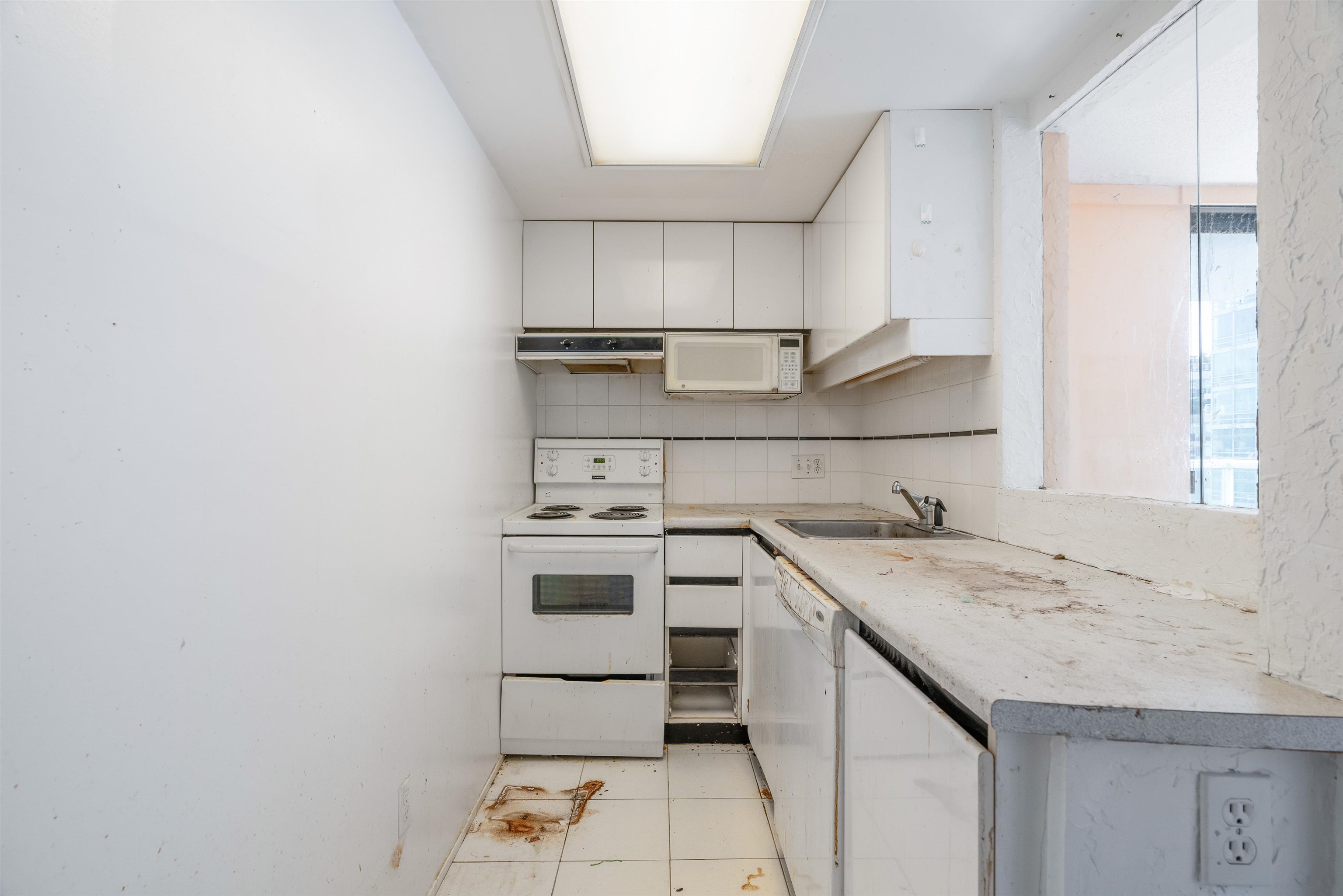 604 1500 HOWE STREET Unit: 604