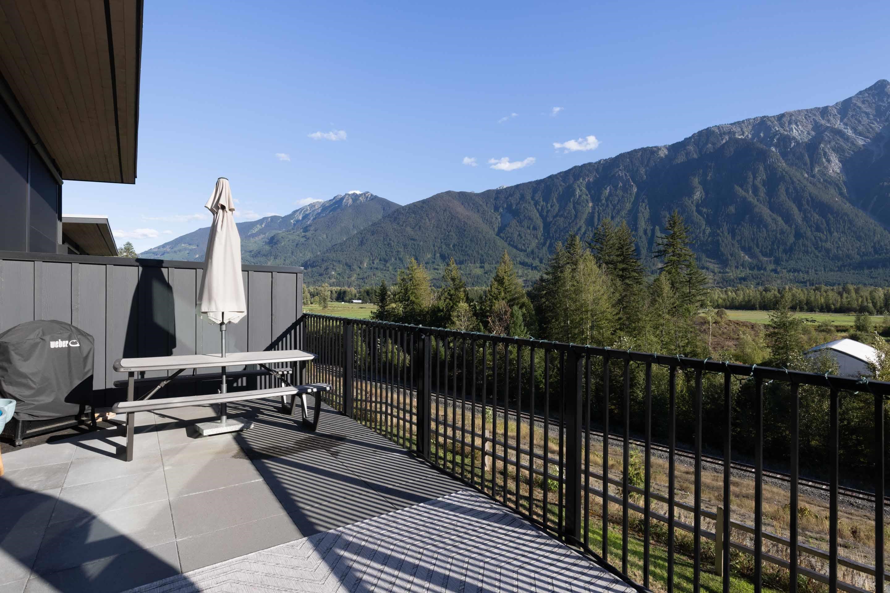 7 4000 SUNSTONE WAY Unit: 7