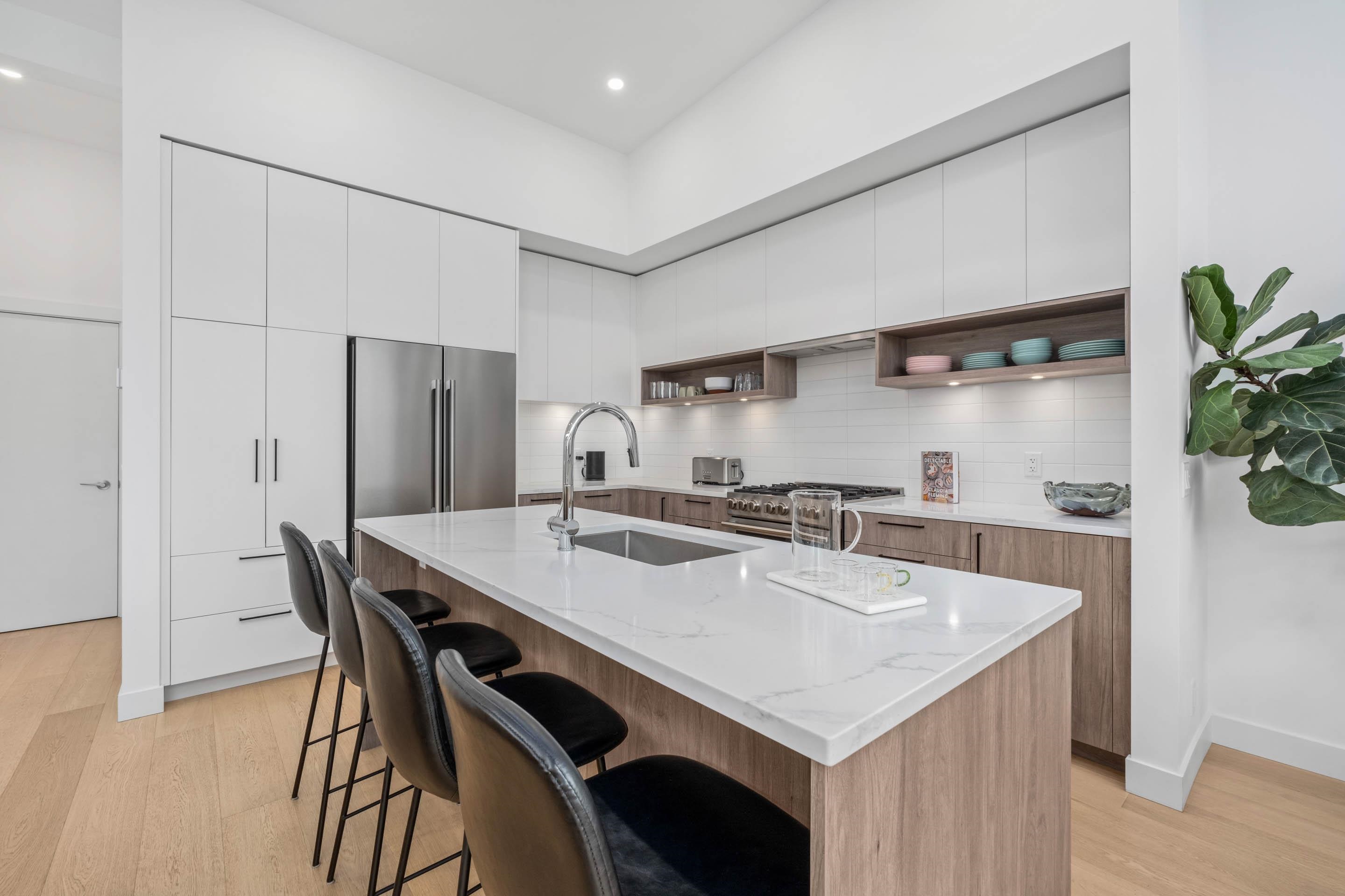 7 4000 SUNSTONE WAY Unit: 7
