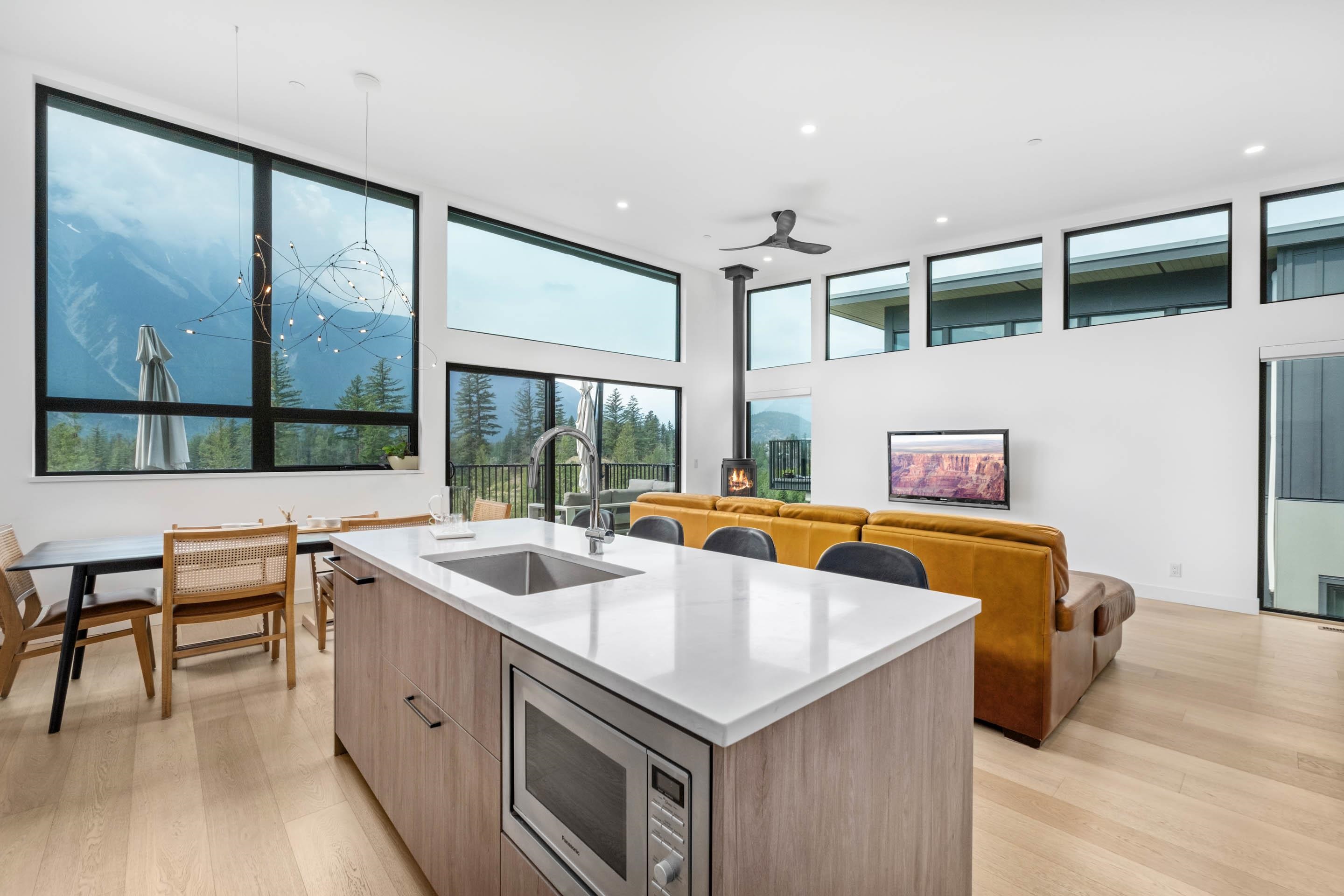 7 4000 SUNSTONE WAY Unit: 7