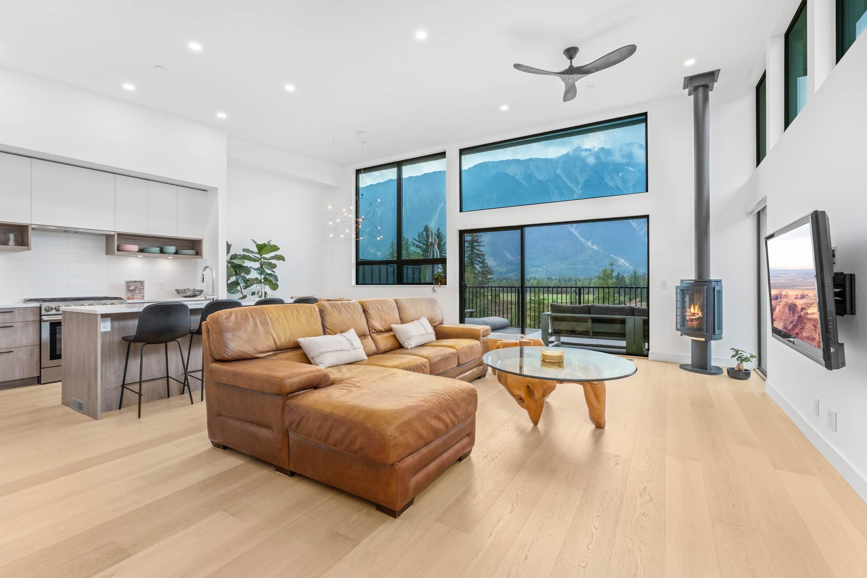 7 4000 SUNSTONE WAY Unit: 7
